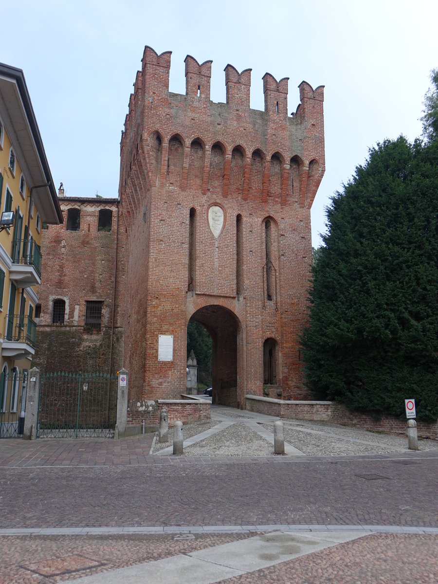 San Colombano al Lambro, Castello, erbaut im 10. Jahrhundert (01.10.2018)