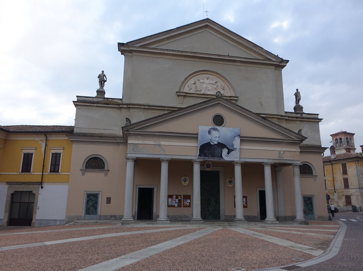 San Colombano al Lambro, Pfarrkirche St. Colombano, erbaut im 14. Jahrhundert (01.10.2018)