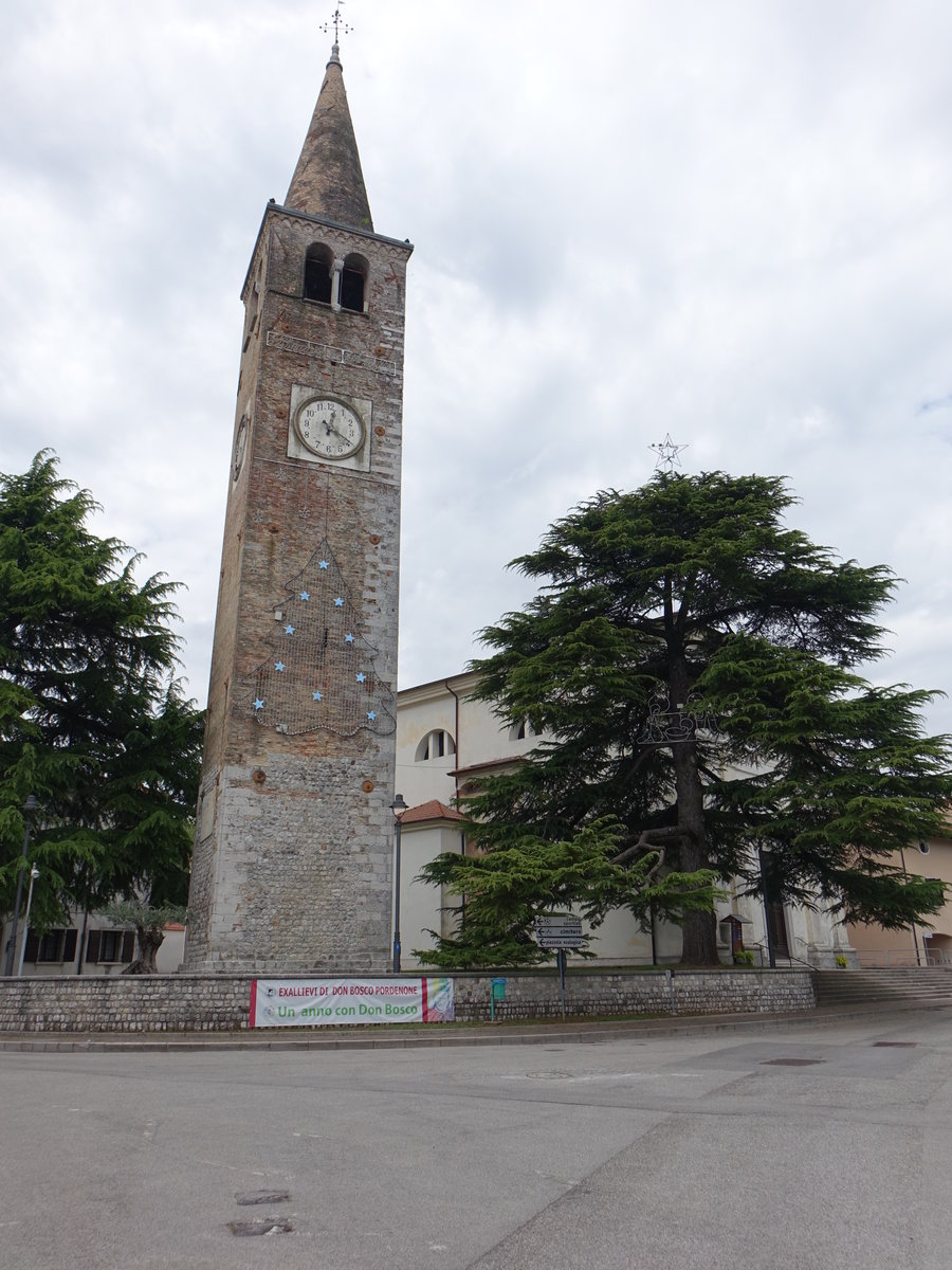 San Martino Al Tagliamento, Pfarrkirche San Martino an der Piazza Umberto I, erbaut im 16. Jahrhundert (06.05.2017)
