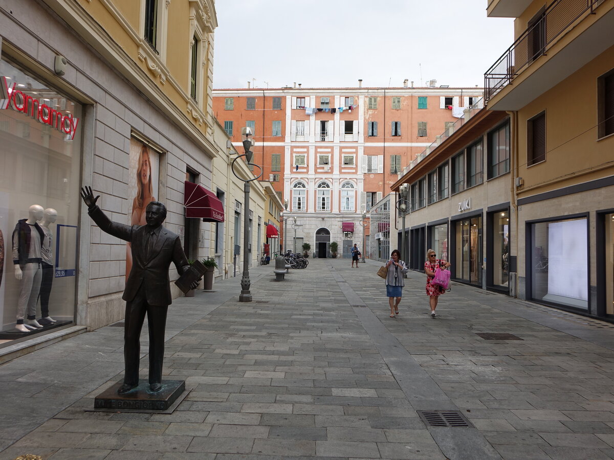 San Remo, Bongiorno Statue in der Via Escoffier (03.10.2021)