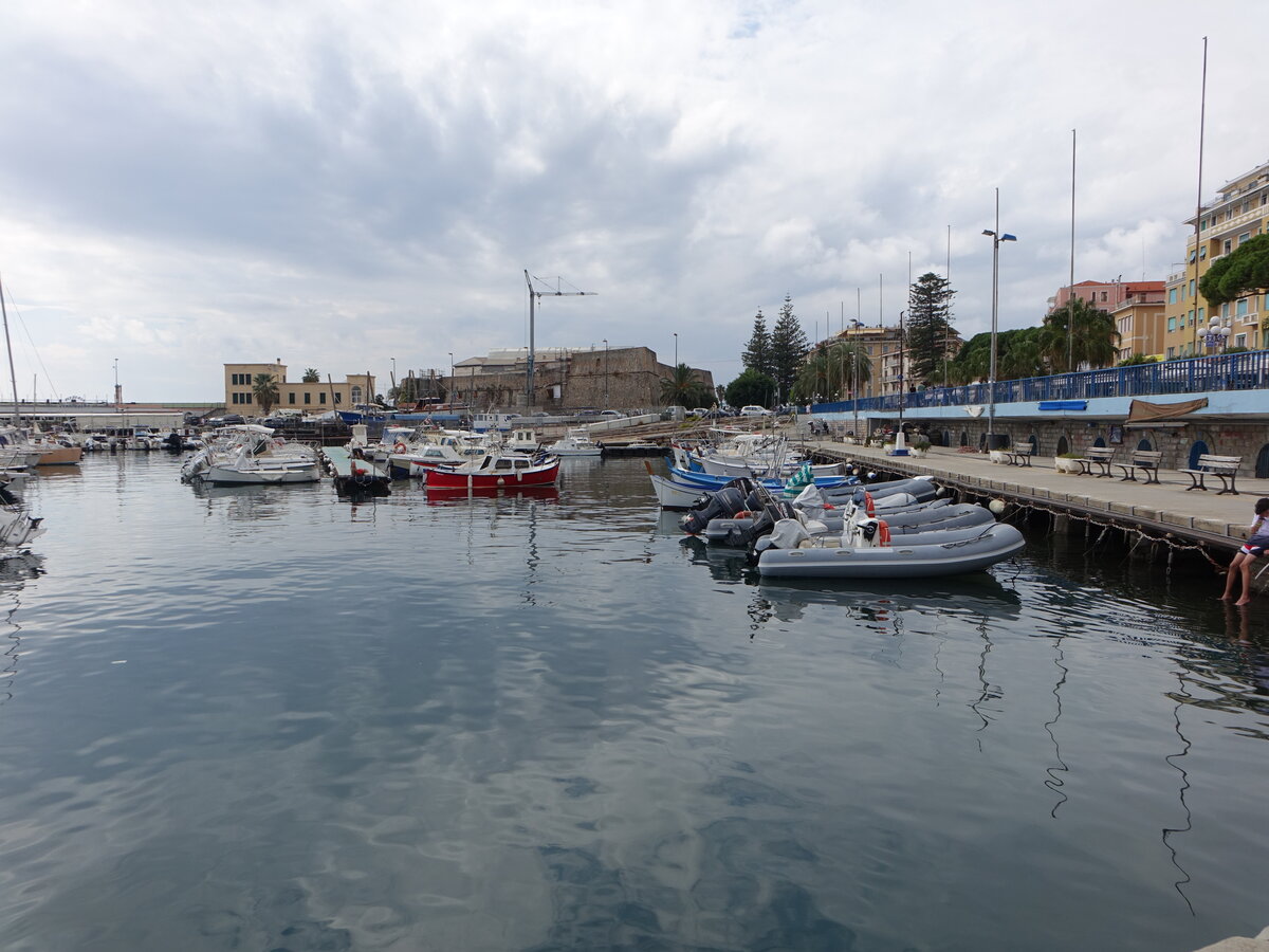 San Remo, Hafen mit Festung Forte di Santa Tecla (03.10.2021)