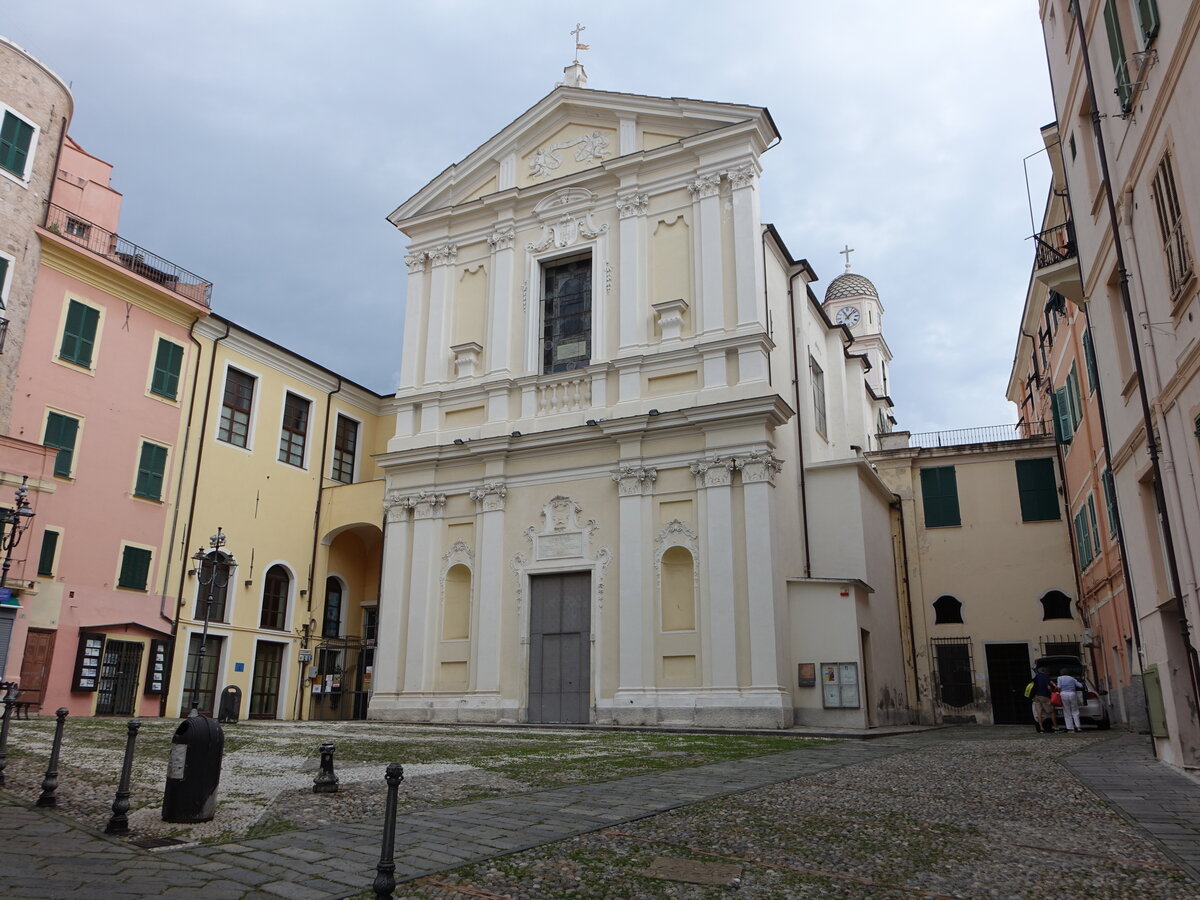 San Remo, Pfarrkirche St. Stefano an der Piazza Cassini, erbaut 1733 (03.10.2021)
