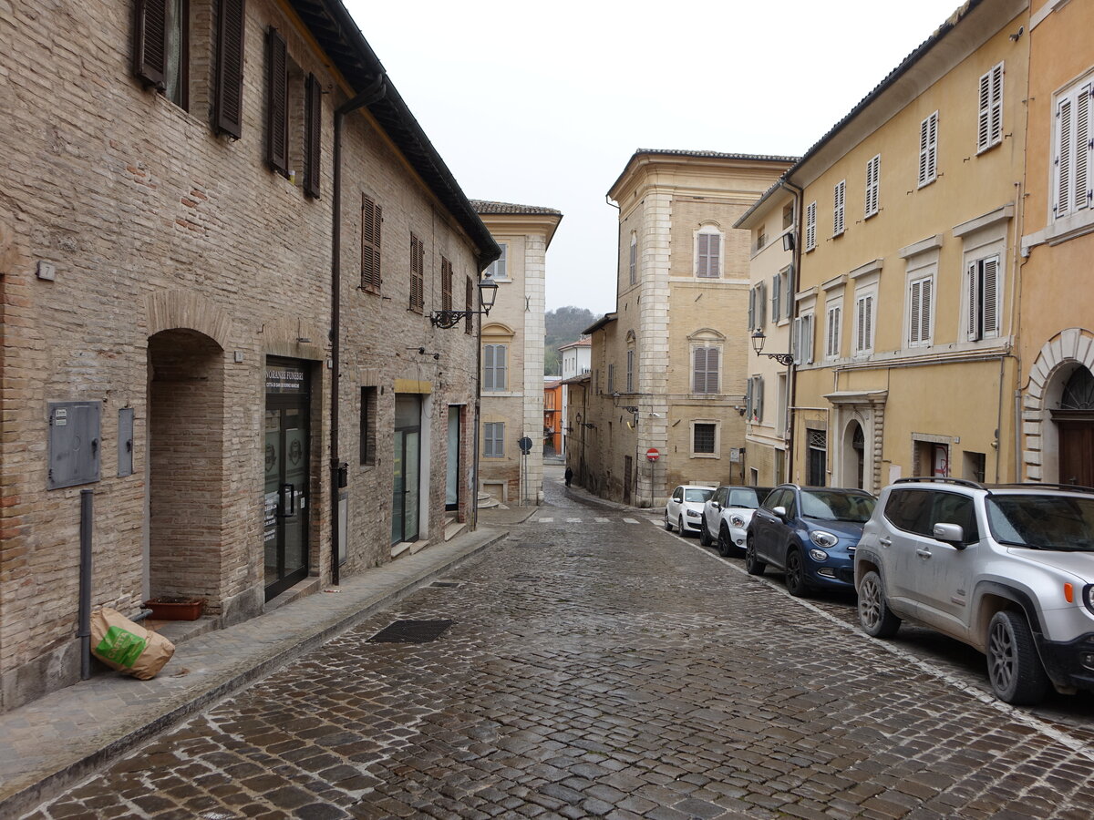 San Severino Marche, historische Huser in der Via Giuseppe Garibaldi (30.03.2022)