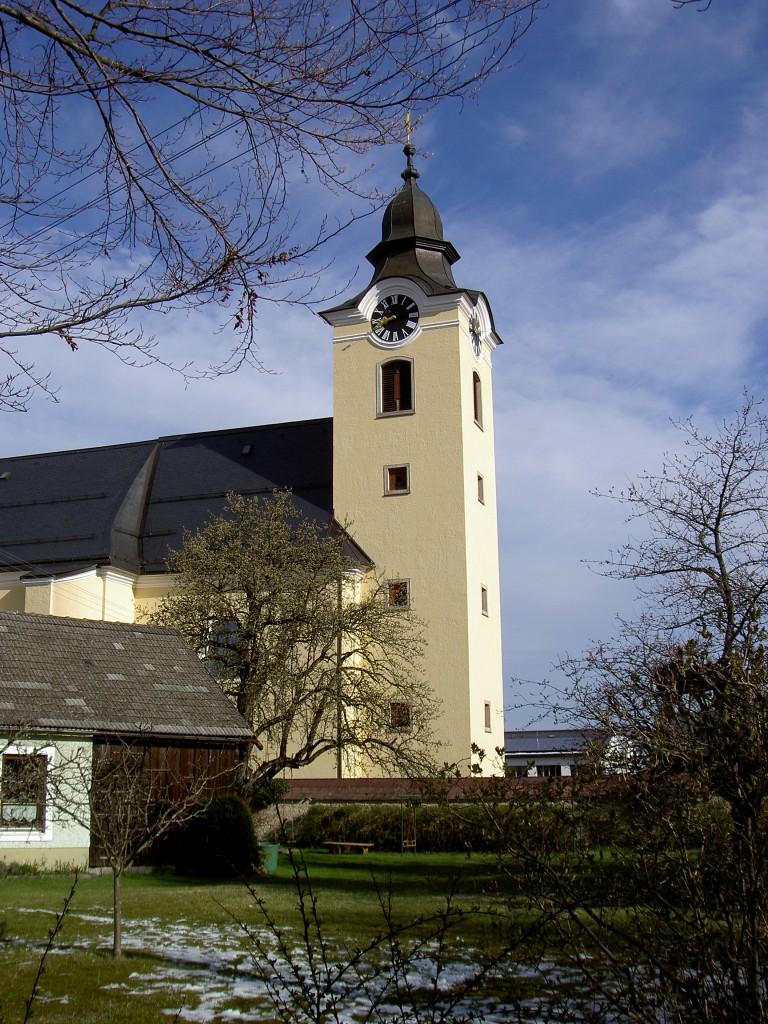 Sandl, Pfarrkirche St. Johannes Nepomuk, erbaut um 1740 (18.04.2014)