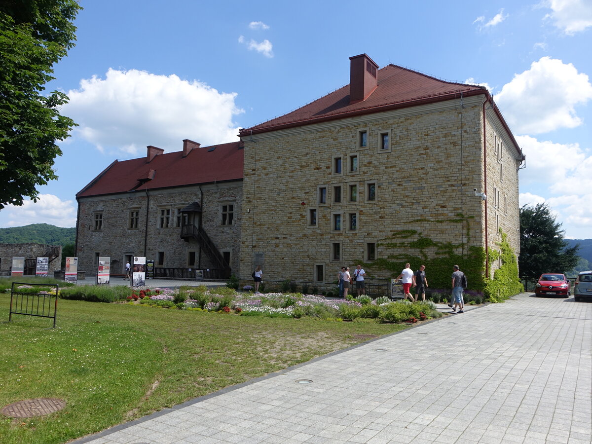 Sanok, knigliche Schloss, erbaut im 16. Jahrhundert, heute Museum mit kunsthandwerklichen Erzeugnissen (17.06.2021)