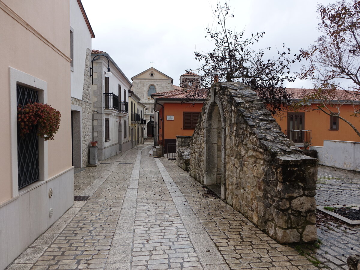 Sant Angelo dei Lombardi, Huser am Corso Vittorio Emanuele (26.02.2023)