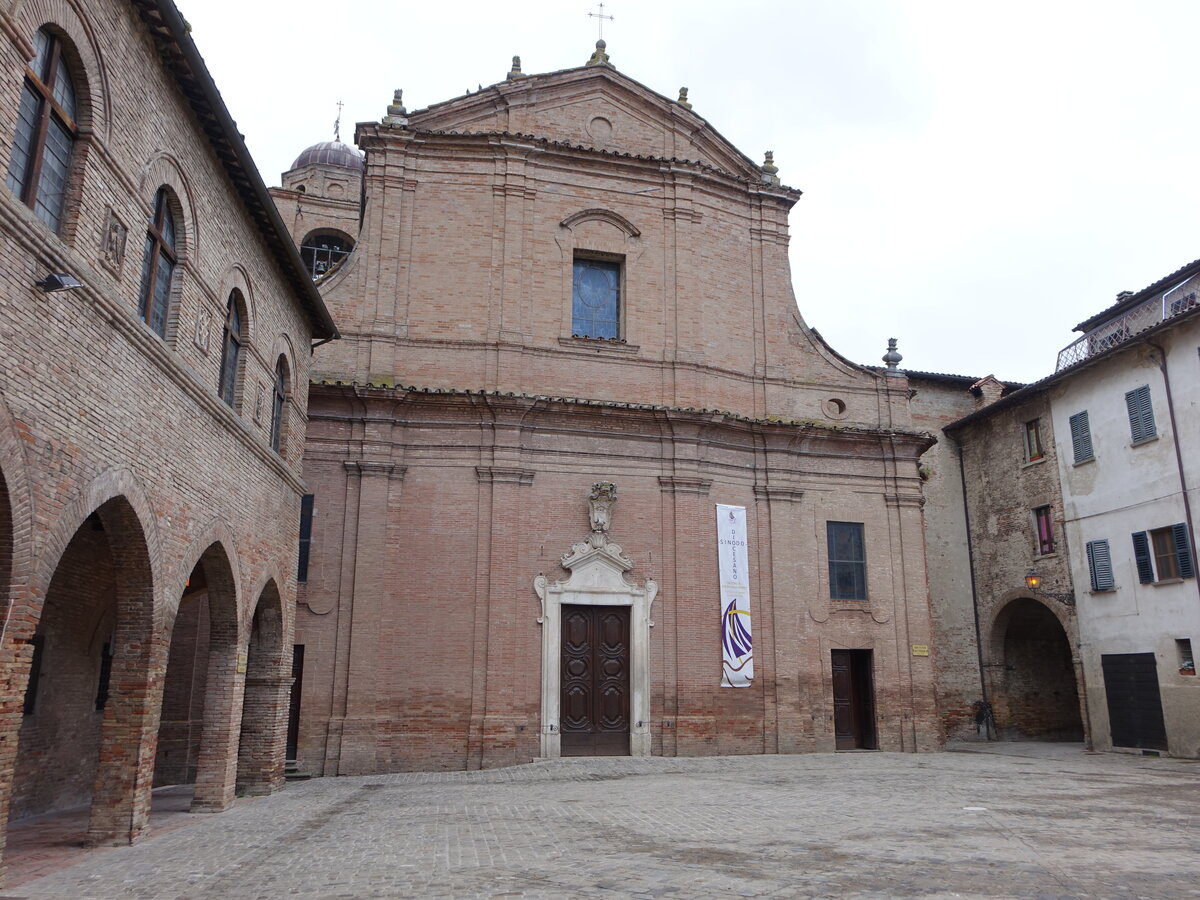 Sant Angelo in Vado, Dom St. Angelo an der Piazza Pio XII (01.04.2022)