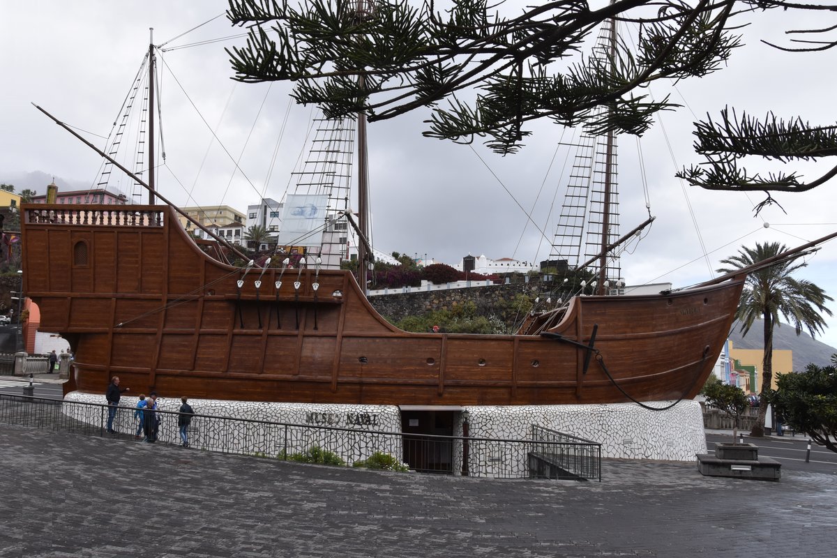 SANTA CRUZ DE LA PALMA (Provincia de Santa Cruz de Tenerife), 31.03.2016, Nachbildung der Santa Maria, des Schiffes, mit dem Kolumbus seine erste Expedition durchfhrte; hier ist heute ein kleines Museum untergebracht