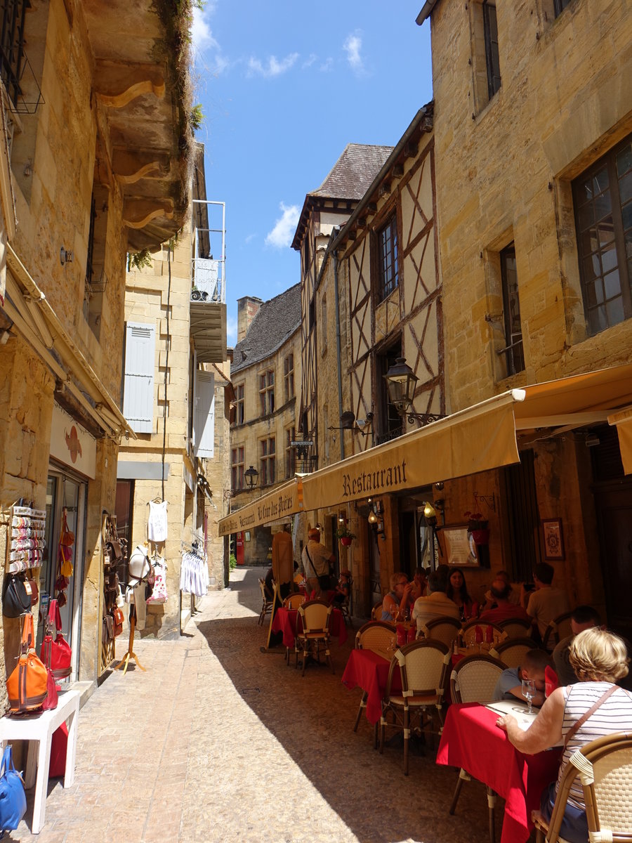 Sarlat-le-Caneda, Fachwerkhuser in der Rue Tourny (22.07.2018)