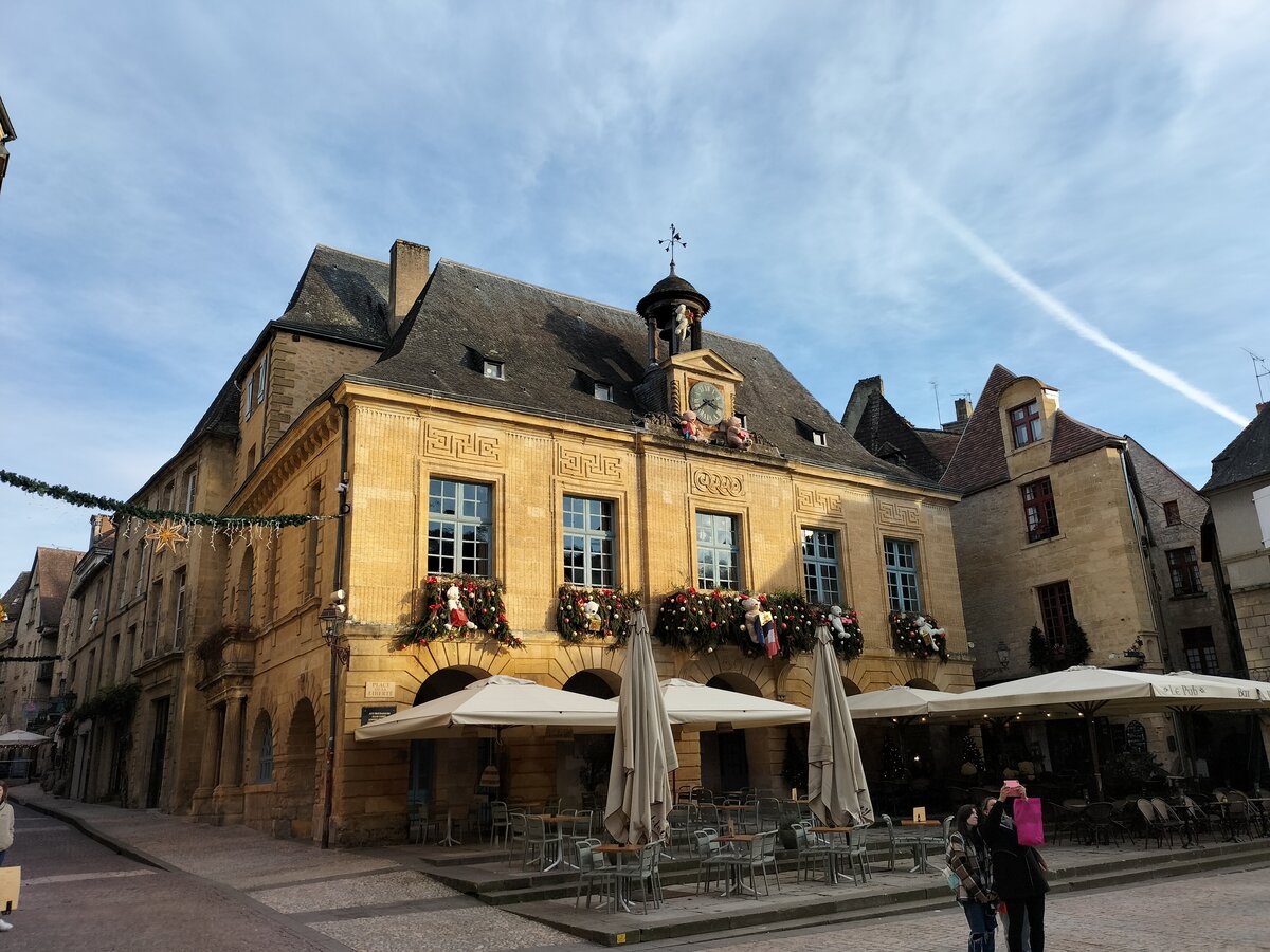 Sarlat, Rathaus am Place de la Libert, 17.12.2022