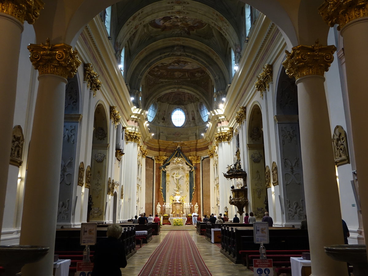 Sastin-Straze, barocker Innenraum der Basilika von den Sieben Schmerzen Mariens, Fresken von Jean Joseph Chamant (05.08.2020)