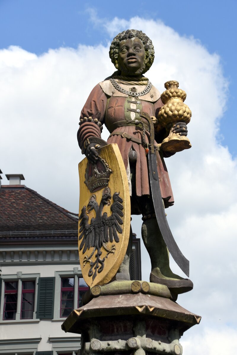 SCHAFFHAUSEN (Kanton Schaffhausen), 18.09.2024, Blick auf die Statue des Mohrenbrunnens, einem Zierbrunnen auf dem Fronwagplatz