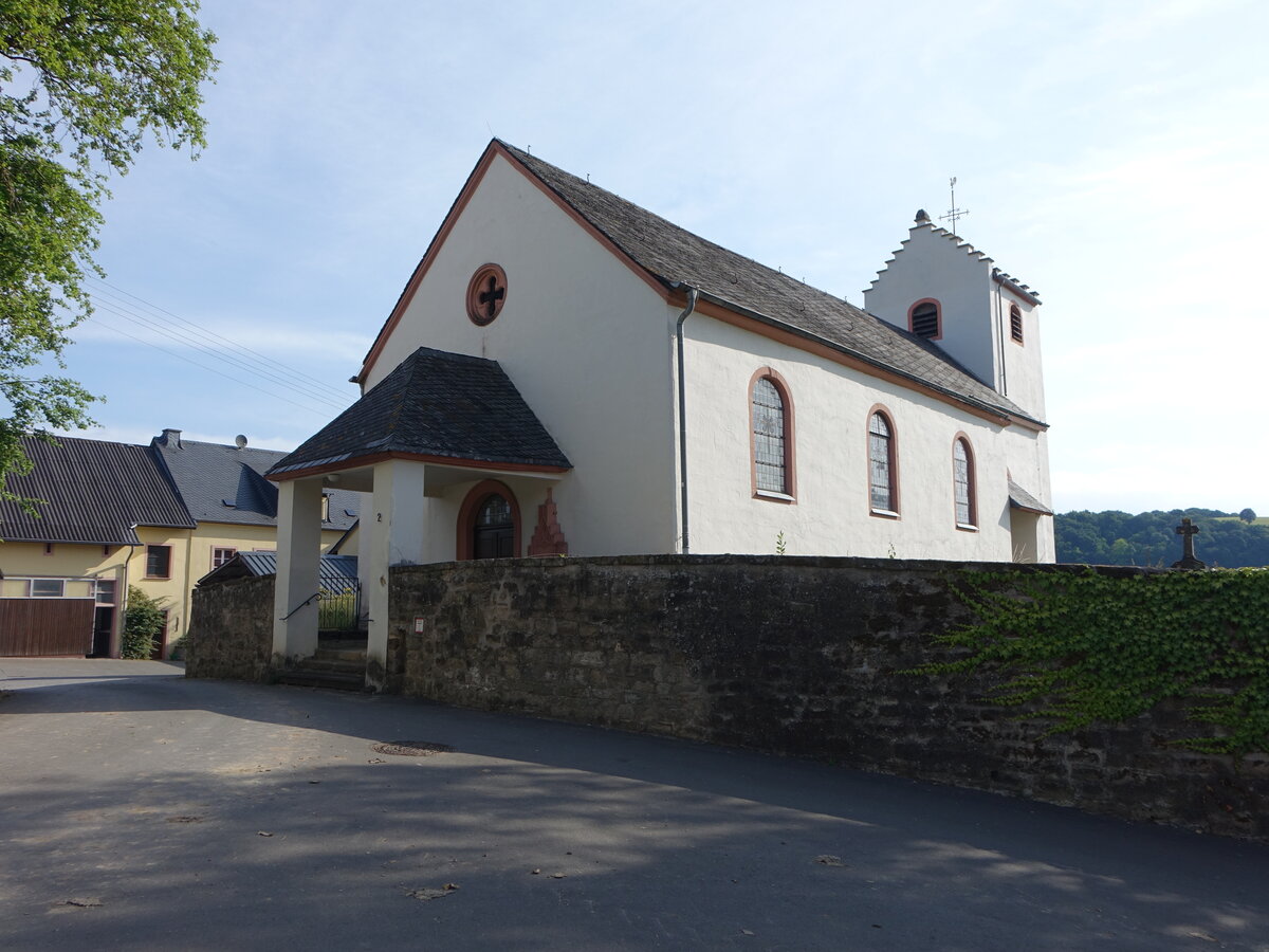 Schankweiler, kath. Pfarrkirche St. Michael, erbaut im 16. Jahrhundert (22.06.2022)