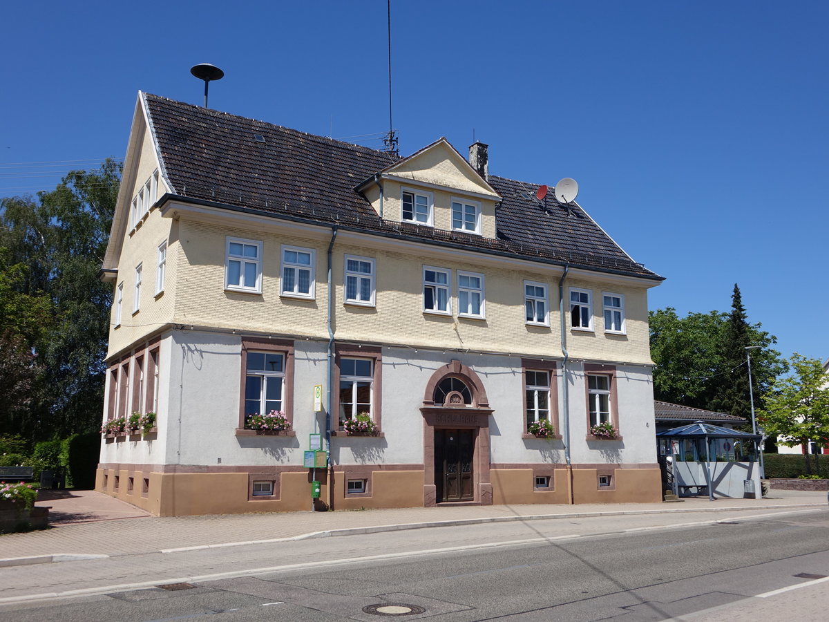 Schellbronn, altes Schulhaus in der Hohenwarter Strae (01.07.2018)