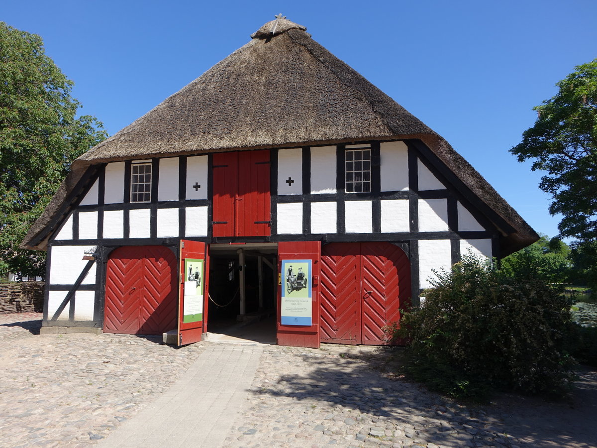 Scheune im Schlopark Egeskov mit Museum Mennesker og Mekanik von 1860 bis 1910 (06.06.2018)