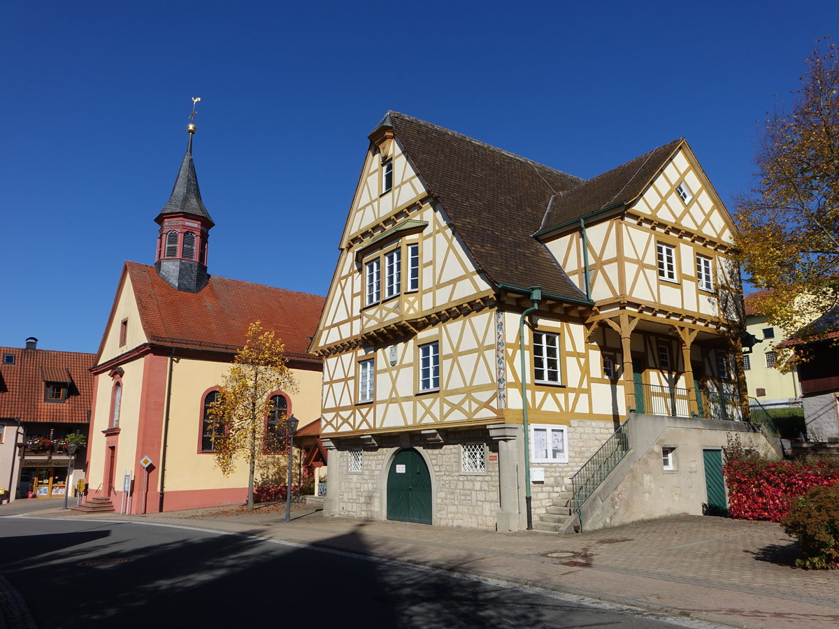 Schillingstadt, Pfarrkirche St. Josef, erbaut von 1776 bis 1777, Rathaus von 1936 (15.10.2017)