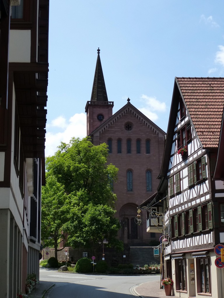 Schiltach, Blick zur evangelischen Stadtkirche, erbaut von 1839-43, Juni 2013