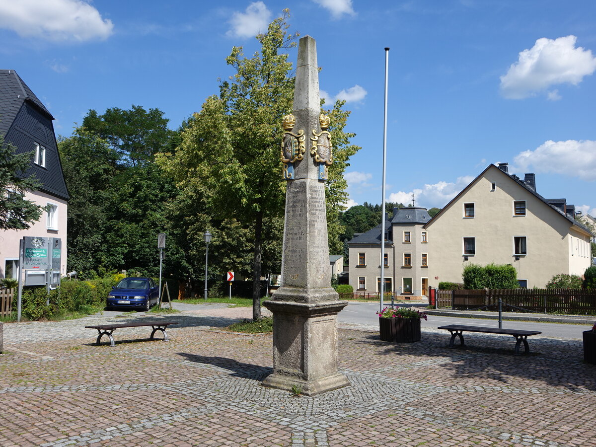 Schlettau, Postmeilensule von 1727 am Schloplatz (19.08.2023)