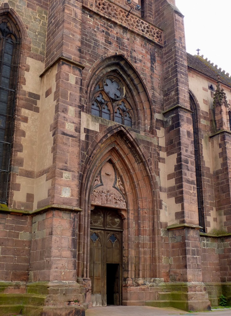 Schlettstadt (Selestat), das Eingangsportal der Pfarrkirche St.Georg, Juni 2014