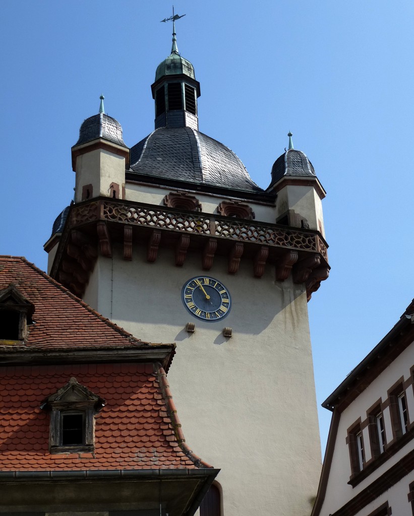 Schlettstadt (Selestat), das heutige Aussehen erhielt der Uhrturm durch Umbauten im 17.Jahrhundert, Juni 2014