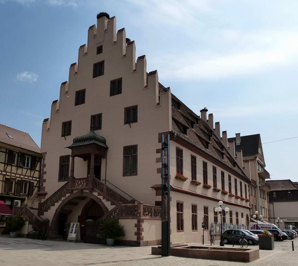 Schlettstadt (Selestat), das Zeughaus St.Barbara von 1470, heute Ort fr Festlichkeiten und Ausstellungen, Juni 2014