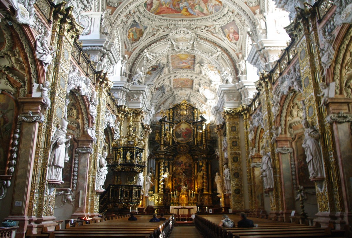 Schlierbach, Klosterkirche Maria Himmelfahrt, Stuck von Carlone, Hochaltar von J. M. Rottmayr (22.08.2013)