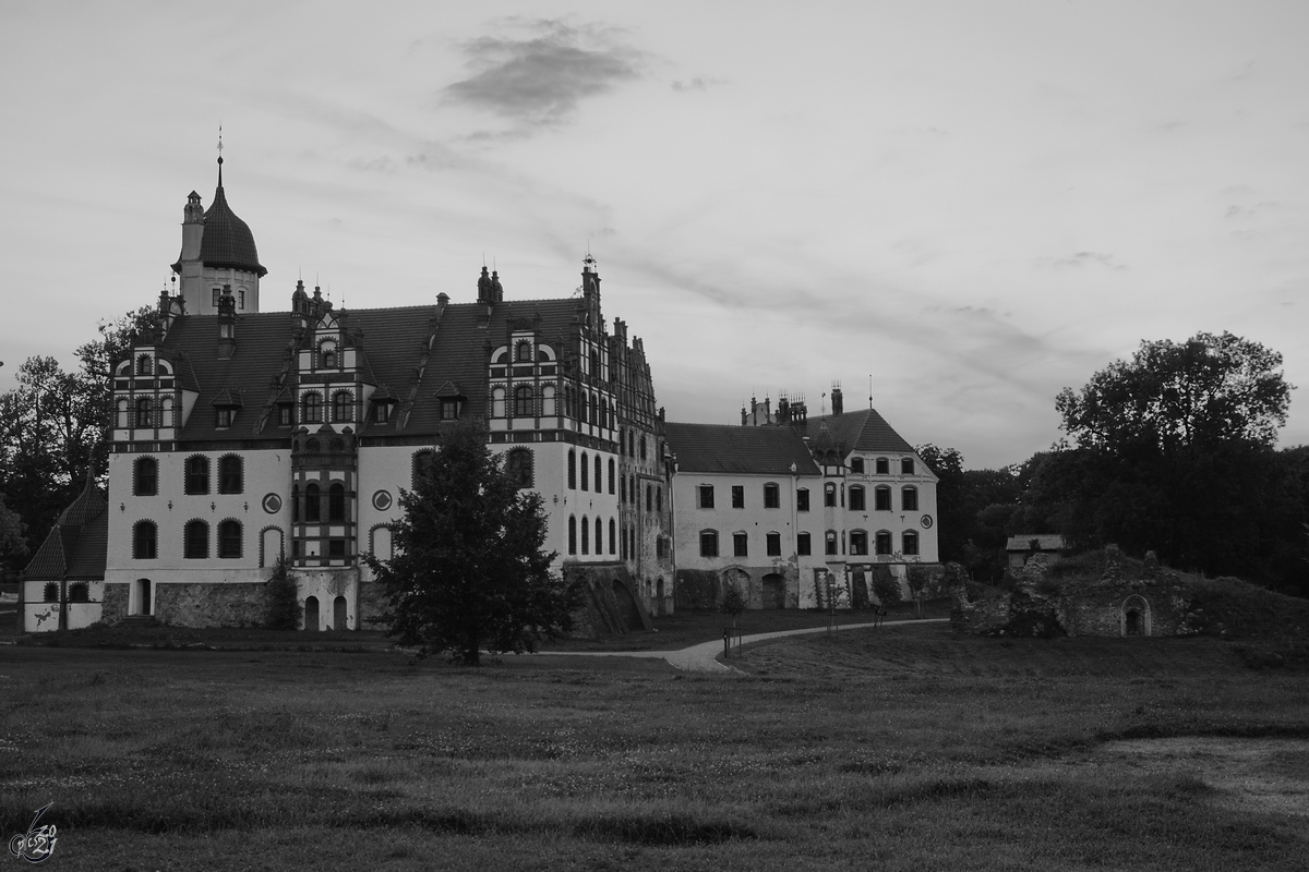 Schloss Basedow von Sdosten aus gesehen. (August 2014)