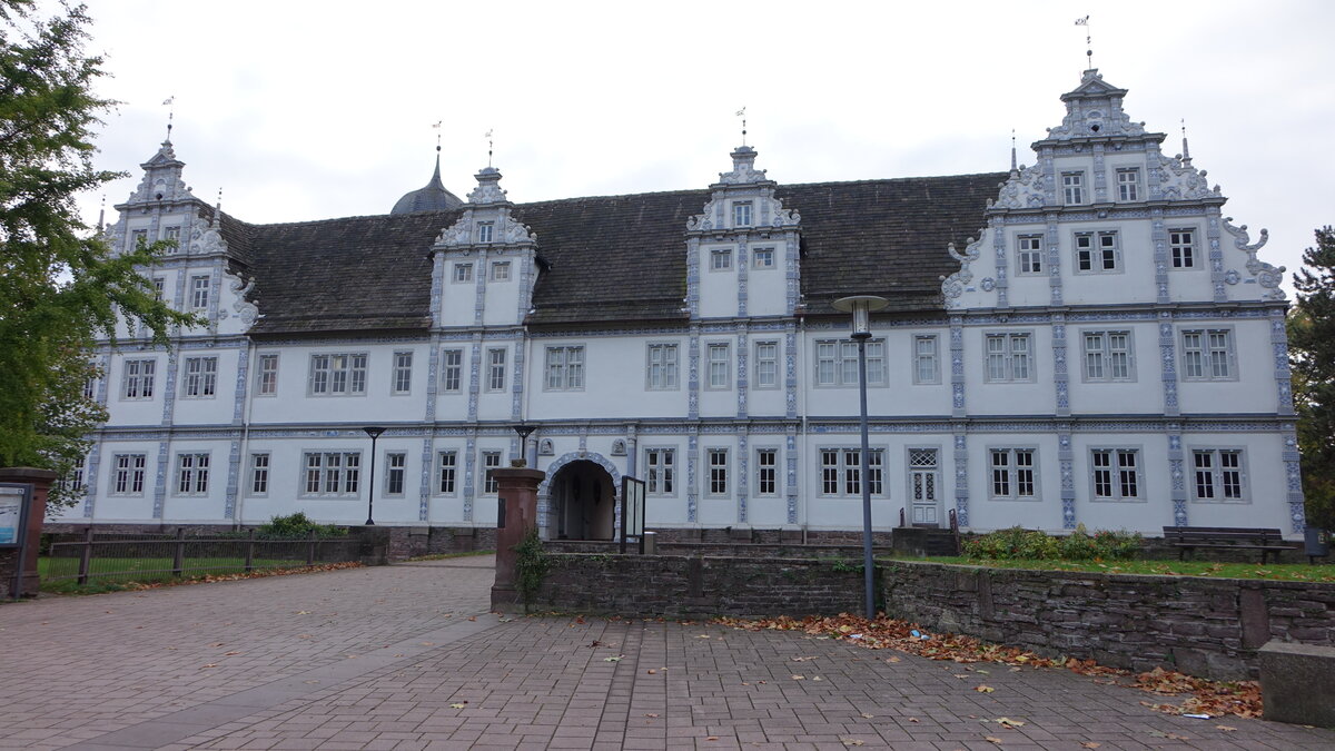 Schloss Bevern, erbaut von 1603 bis 1612 durch Statius von Mnchhausen (06.10.2021)