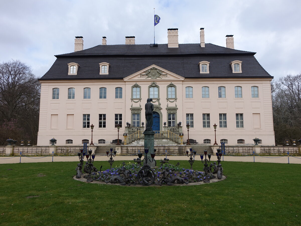 Schloss Branitz, Barockschloss im Branitzer Park, erbaut 1770 (03.04.2026)