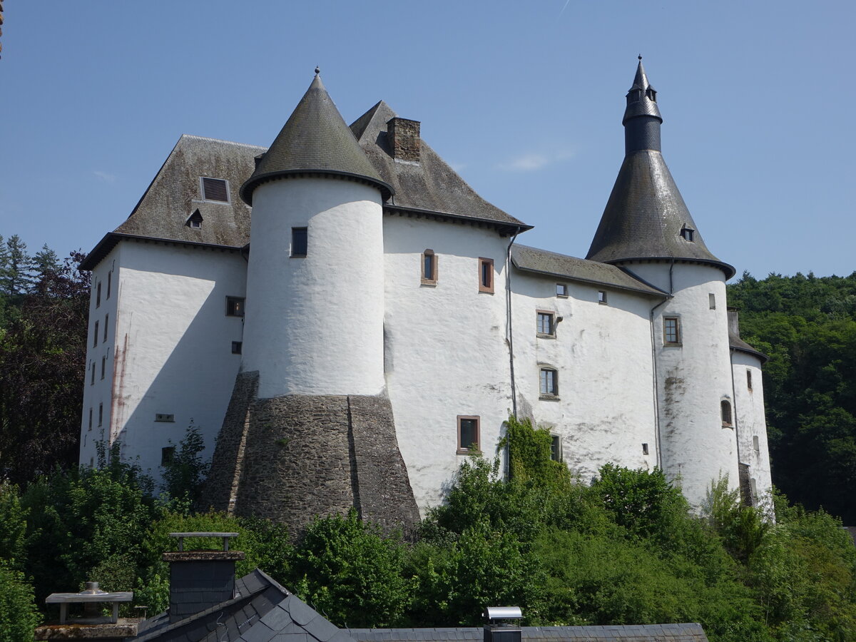 Schloss Clerf, erbaut im 12. Jahrhundert, heute Gemeindeverwaltung (19.06.2022)