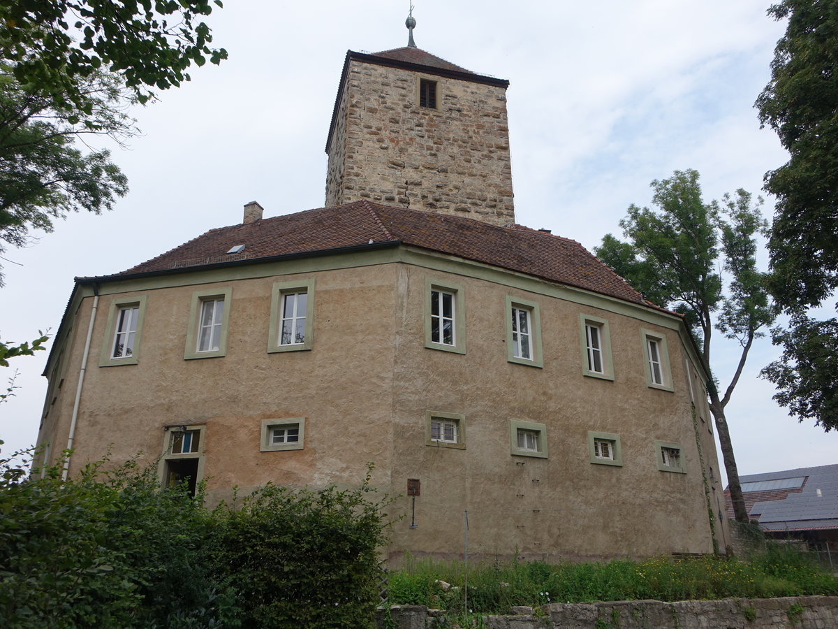 Schloss Erlach, ehemals Sitz der Herren von Erlach, erbaut im 13. Jahrhundert, nach teilweiser Zerstrung im Bauernkrieg um 1545 wiederhergestellt (27.08.2017)