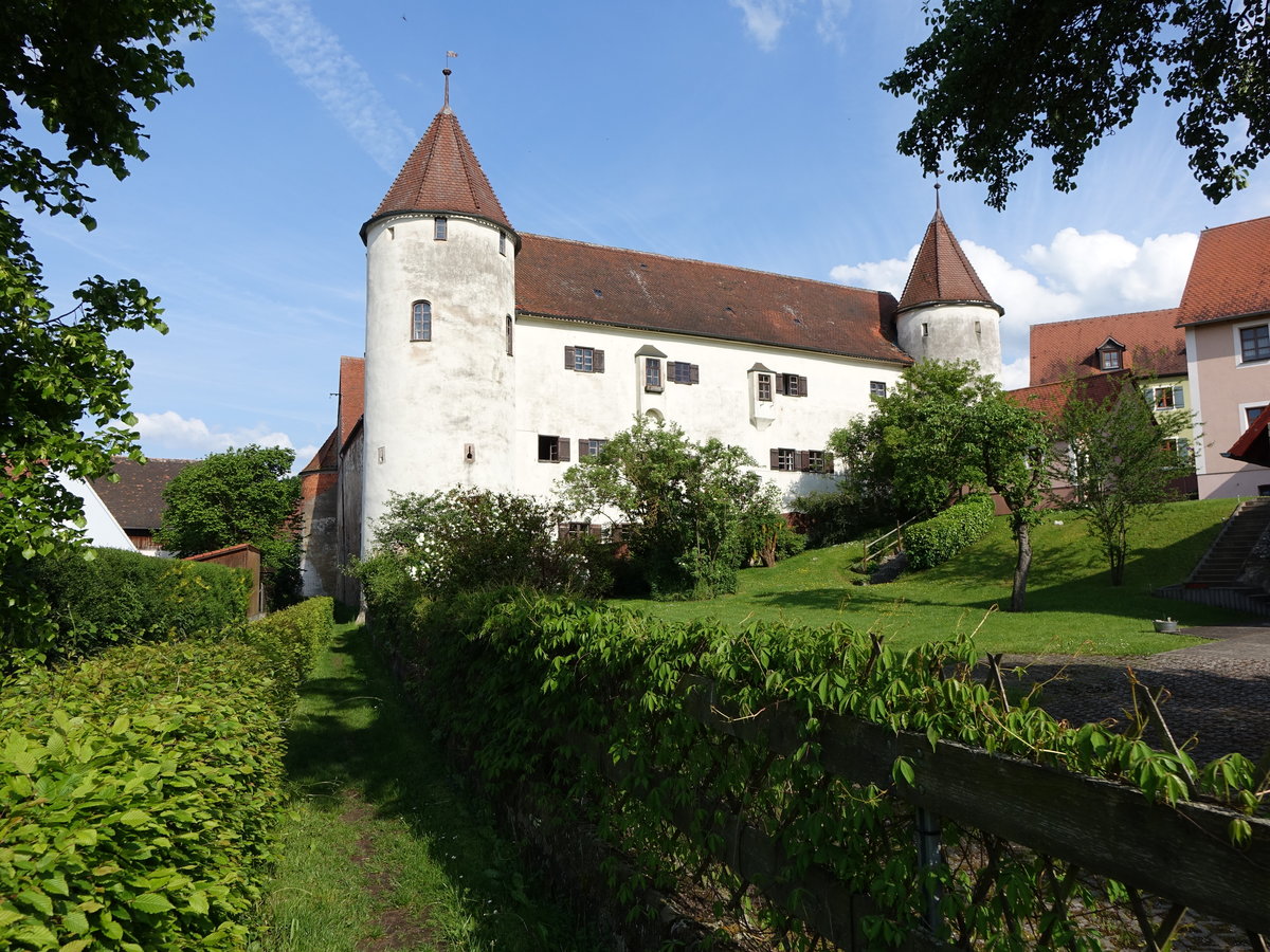 Schloss Eyslden, sptgotische Vierflgelanlage mit Ecktrmen, erbaut um 1500 (26.05.2016)