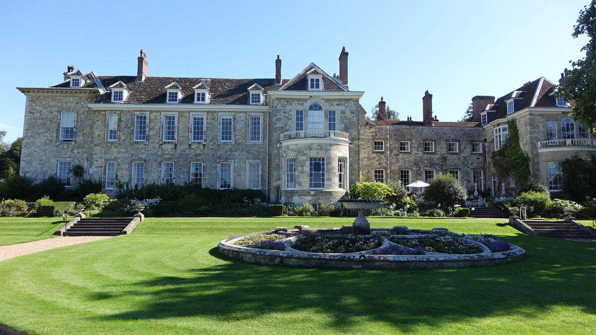 Schloss Firle Place, erbaut von 1718 bis 1744 durch Sir William (04.09.2023)