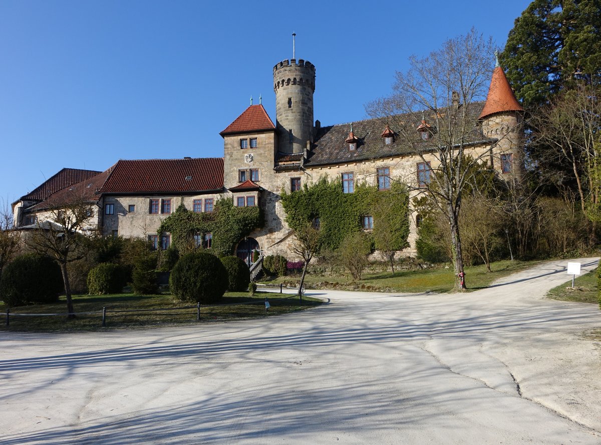 Schloss Hohenstein, erbaut ab 1306 durch Grfin Jutta von Henneberg, Umbau 1573 von Michael von Lichtenstein im Stil der Renaissance (08.04.2018)