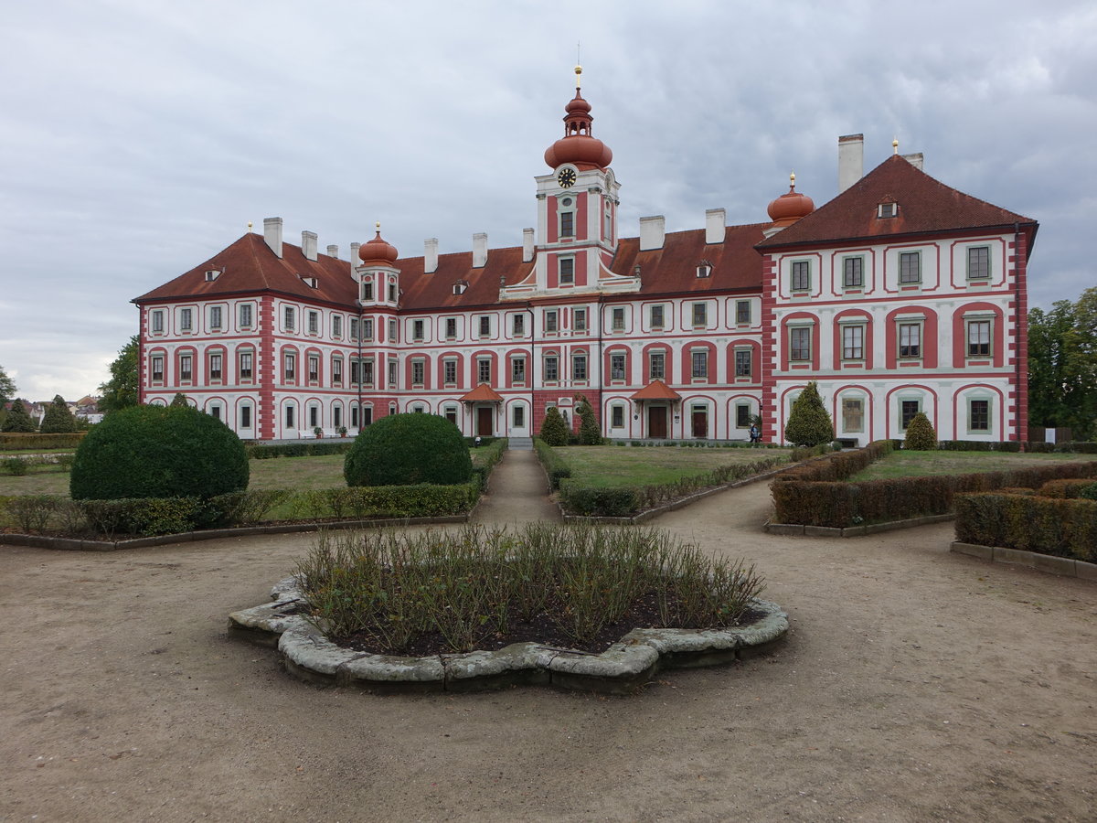 Schloss Mnichovo Hradiste / Münchengrätz, erbaut von 1602 bis 1606 von Václav Budovec z Budova (27.09.2019)