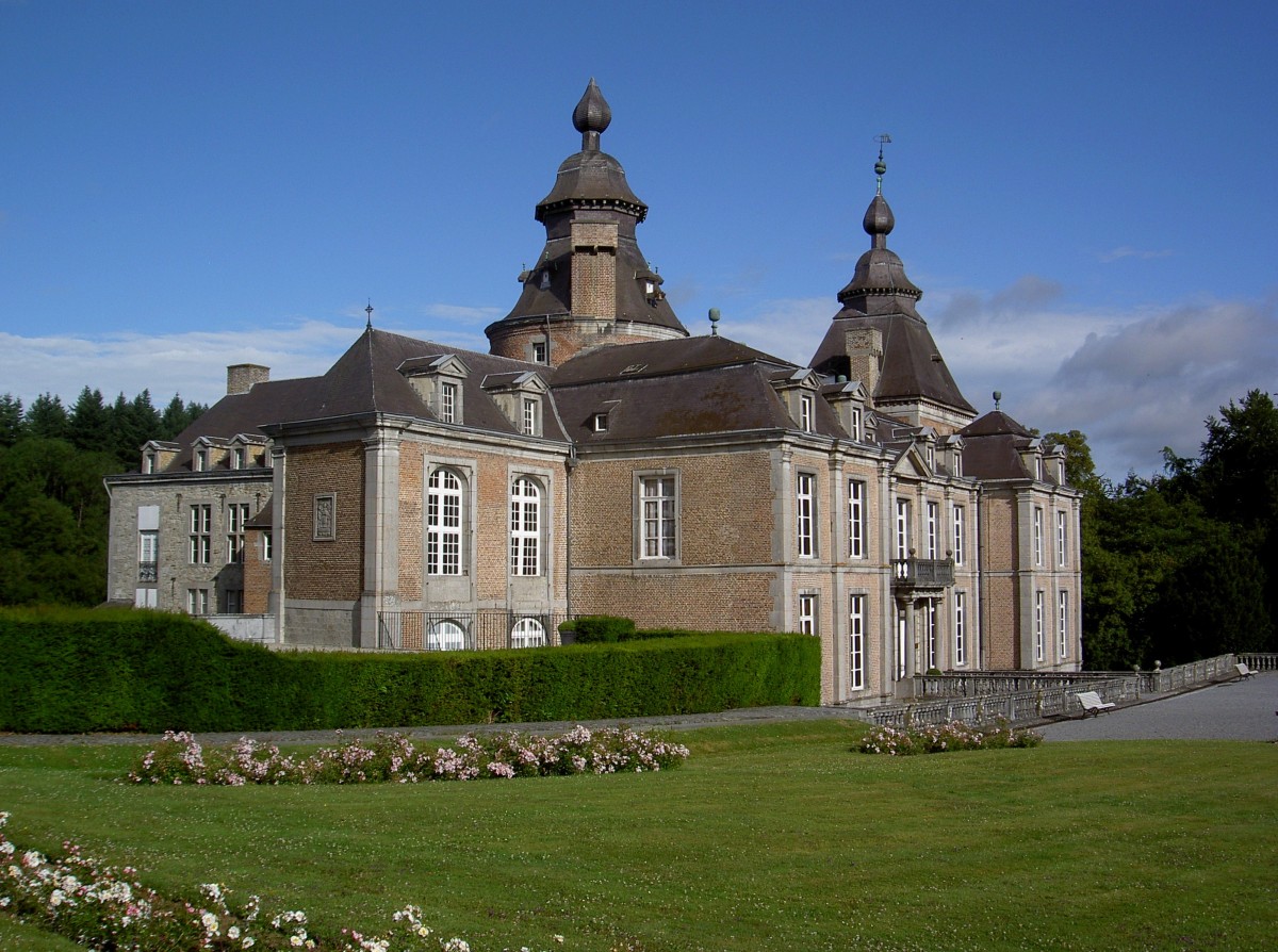 Schloss Modave, erbaut ab dem 13. Jahrhundert durch die Herren von Modave (06.07.2014)