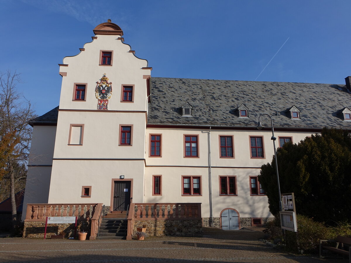 Schloss Ober-Mrlen, erbaut 1569, nach Brand erneuert 1717, heute Rathaus (12.03.2022)