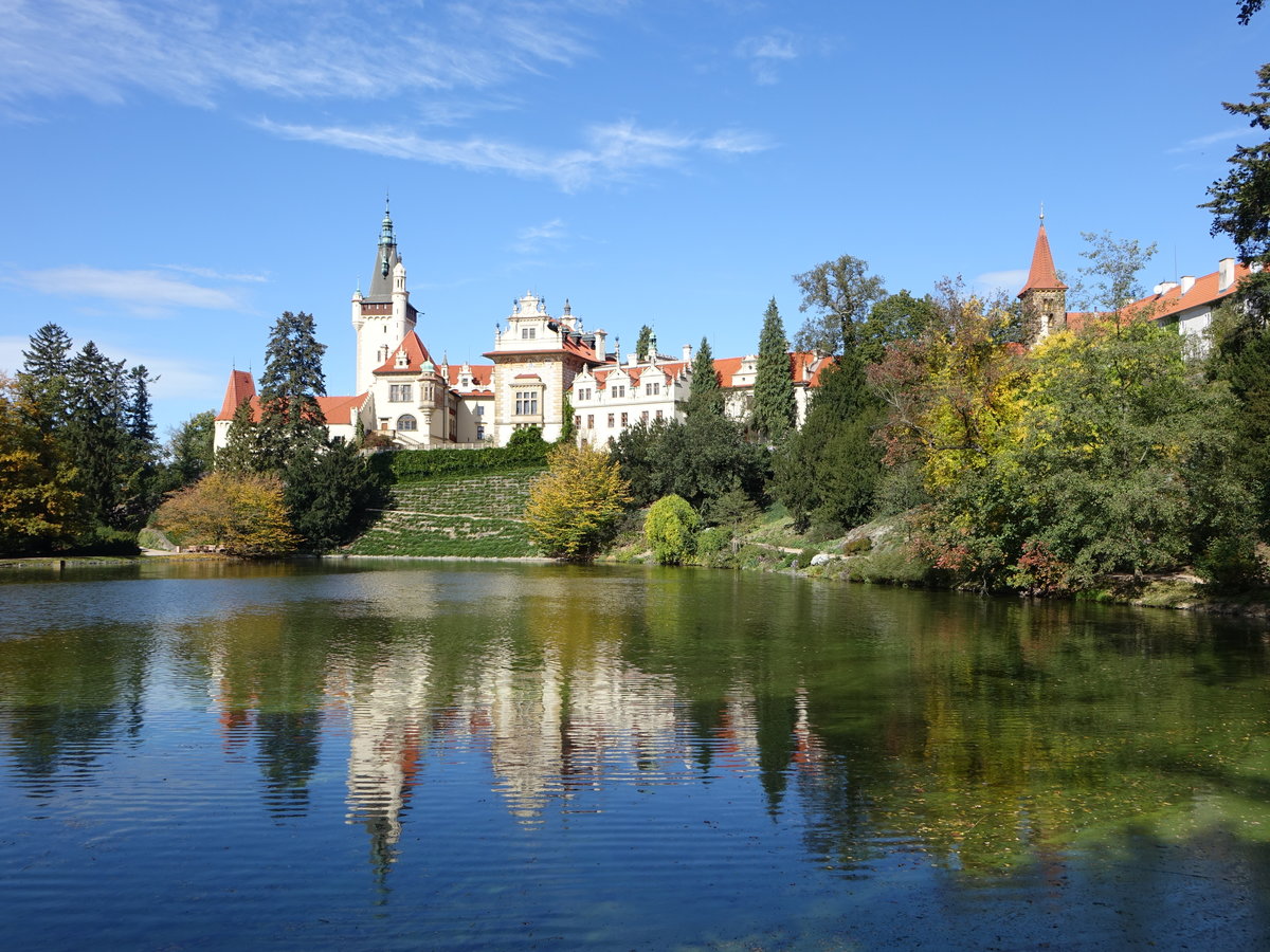 Schloss Pruhonice, erbaut im 16. Jahrhundert durch den Ritter Zpskch von Mat, Umbau um 1800 durch Johann Nepomuk von Nostitz-Rieneck (01.10.2019)