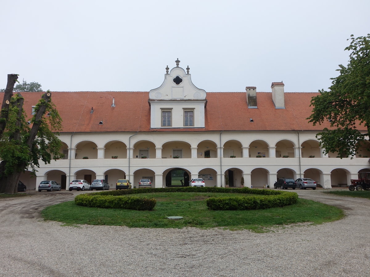 Schloss Rakičan, barockes Herrenhaus, erbaut im 17. Jahrhundert (04.05.2017)