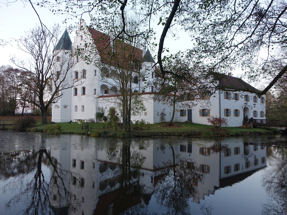 Schloss Schambach, Wasserschloss in Ziegelbauweise, erbaut ab 1200, Umbau 1550 (13.11.2016)