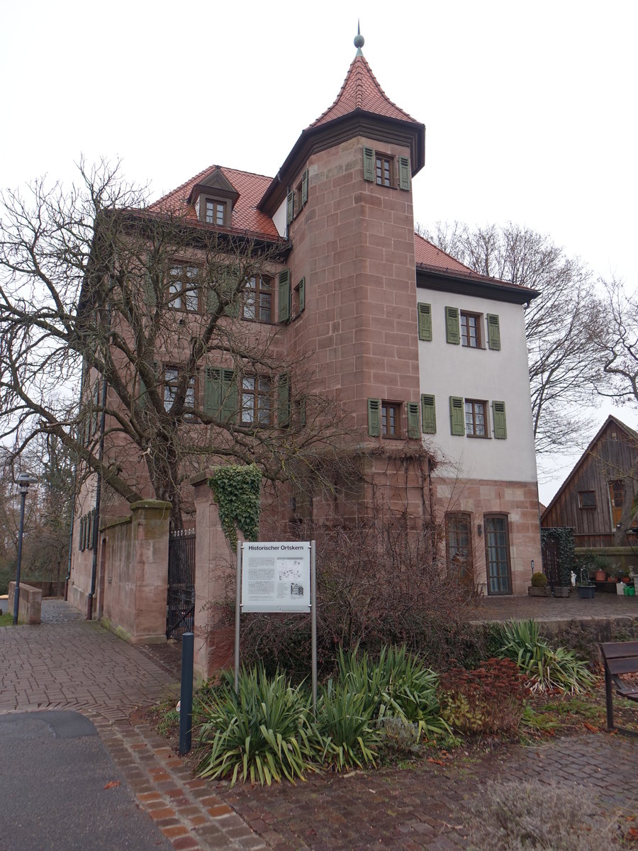 Schloss Schwaig, ehem. Herrensitz, dreigeschossiger Rechteckbau mit polygonalem Treppenturm, Walmdach, zweite Hlfte 16. Jahrhundert (18.12.2016)