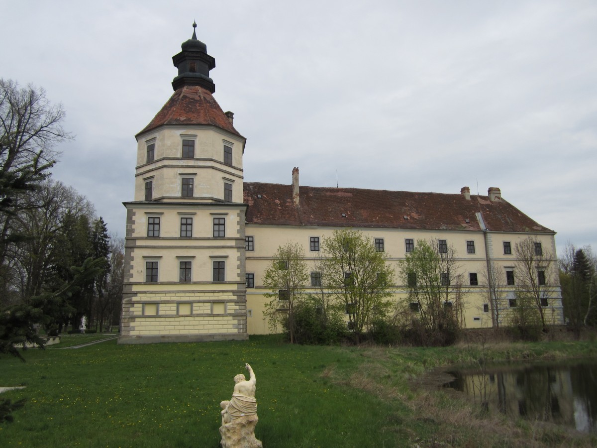 Schloss Schwarzenau im Waldviertel, Renaissanceschloss erbaut von 1580 bis 1592 (18.04.2014)