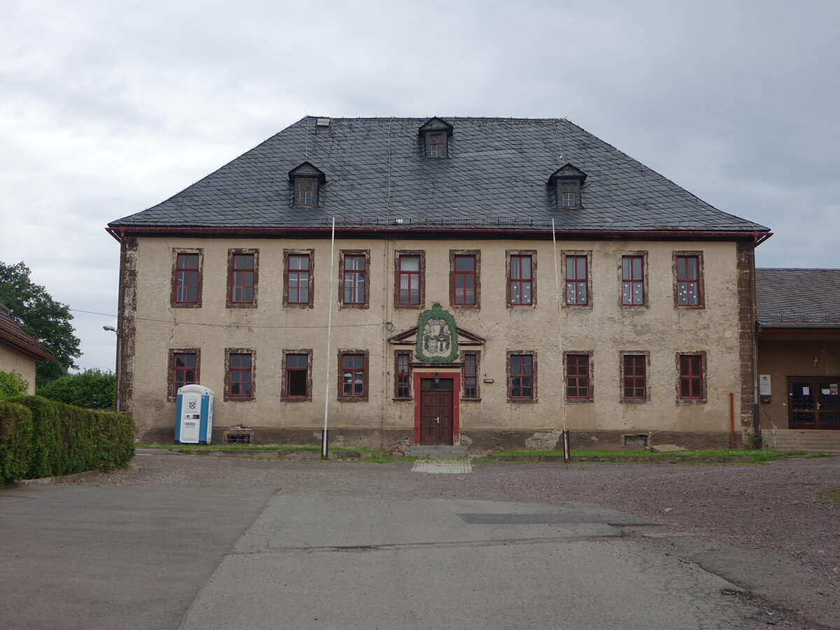 Schloss Schwarzhausen, erbaut 1699, ab 1869 Schule (05.06.2022)