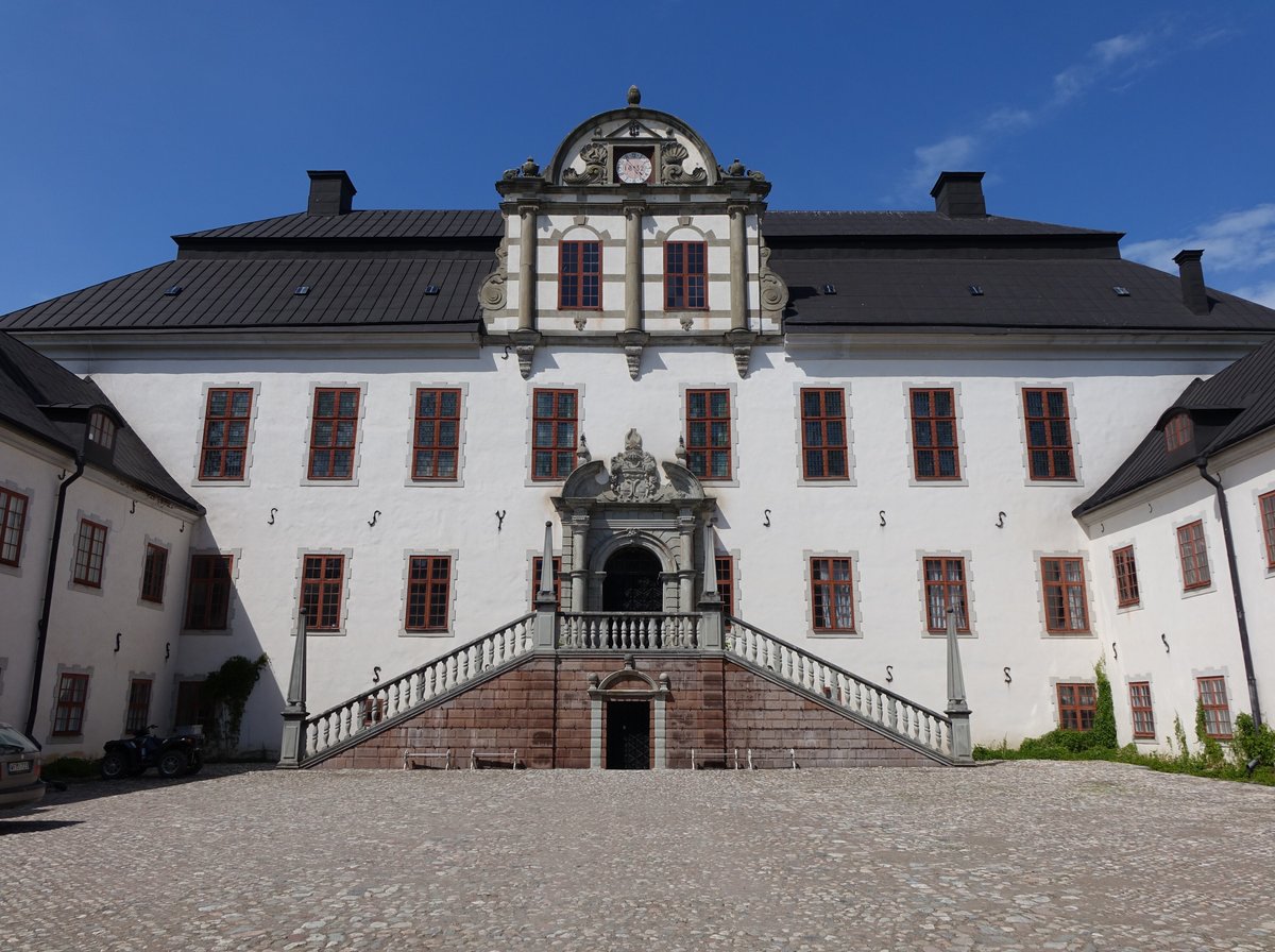 Schloss Tid, erbaut im 17. Jahrhundert durch Axel Oxenstierna, im Schloss gibt es ein Spielzeugmuseum mit 30 000 Objekten (15.06.2016)