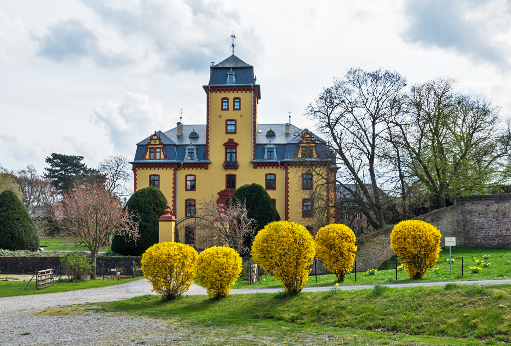 Schlo Wachendorf (Kreis Euskirchen) im Frhling - 02.04.2017