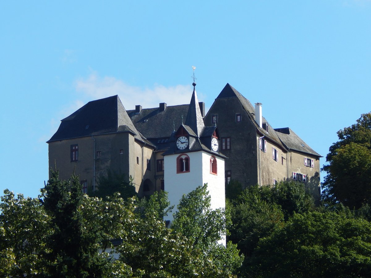 SCHLOSS/SCHLOSSKIRCHE WESTERBURG/Ww
Immer einen Besuch wert und schnes Fotomotiv im Hohen Westerwald-
Schloss und Ev. Schlosskirche in WESTERBURG,hieram 10.9.2015....