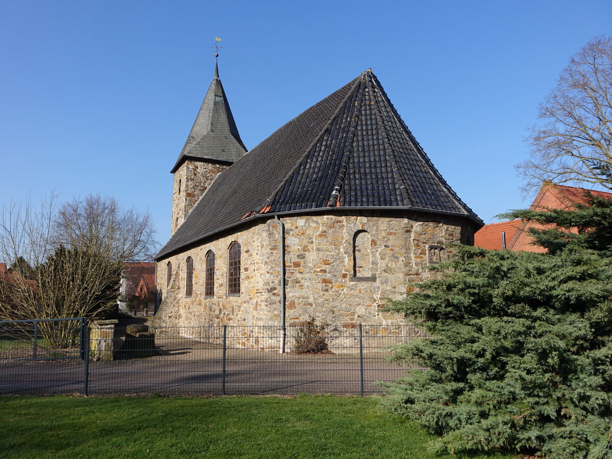 Schl�sselburg, evangelische Kirche, kleiner Saalbau mit polygonalem Schluss und Westturm, erbaut 1585 (23.03.2026)