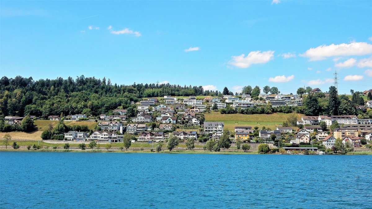 Schmerikon, Westteilansicht des Dorfes am oberer Zrichsee - 12.07.2018