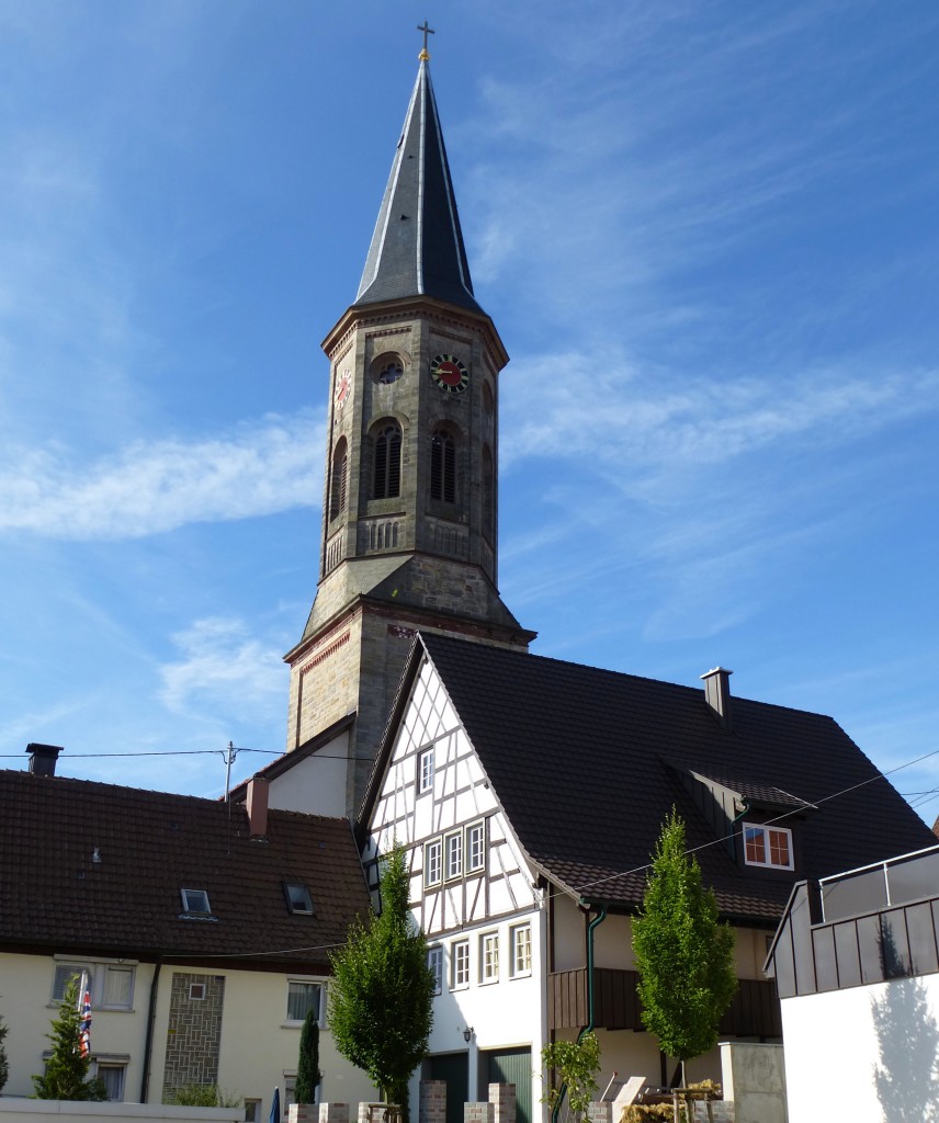 Schmberg, die katholische Stadtkirche St.Peter und Paul mit dem 57m hohen Glockenturm, erbaut 1838 im neoklassizistischen Stil, Juli 2015