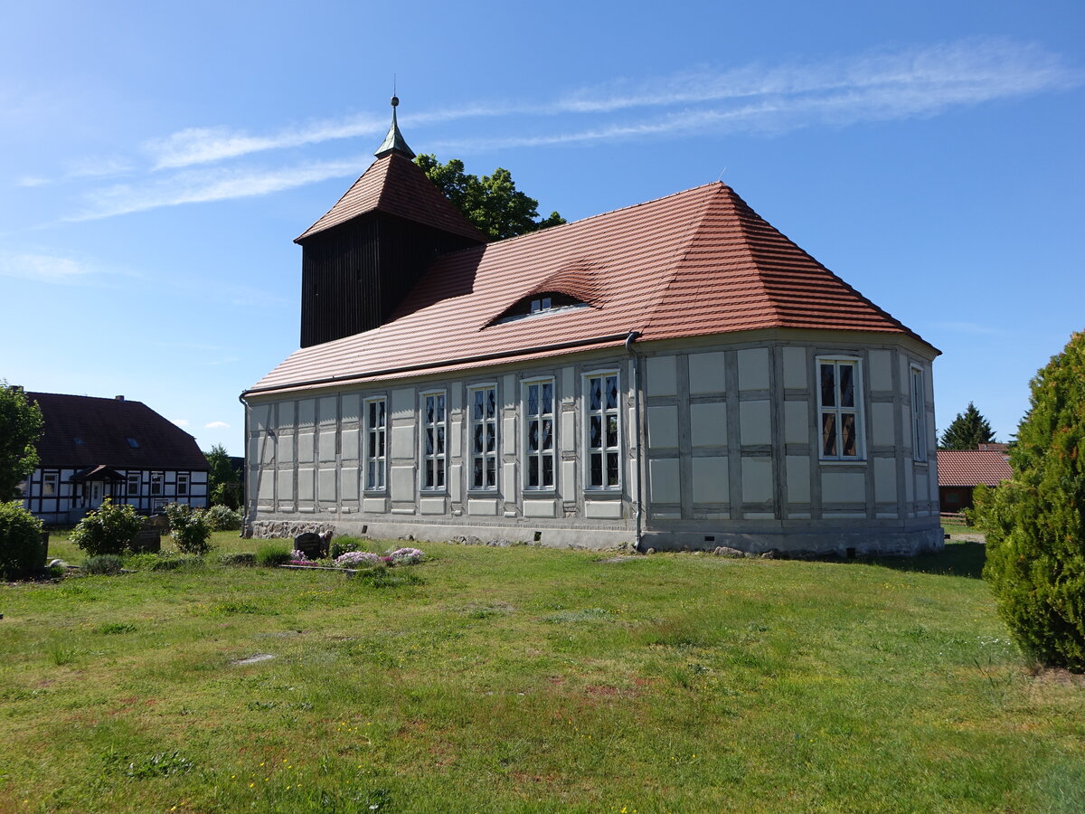 Sch�nberg / Mark, evangelische Kirche, erbaut im 17. Jahrhundert (28.05.2026)